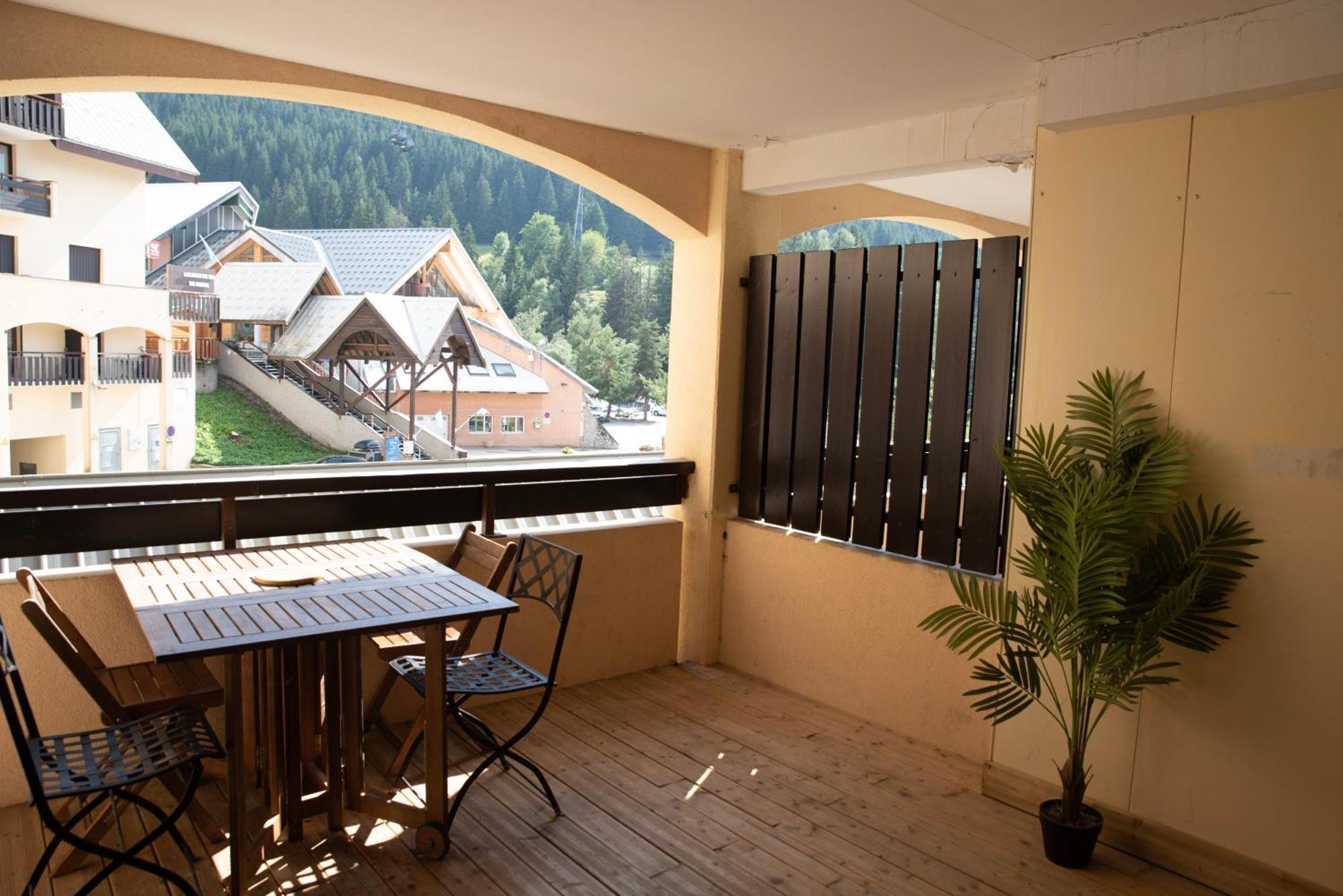 Poutran 2, Studio 4 Personnes Au Pied Des Pistes Avec Grande Terrasse Oz Exterior photo